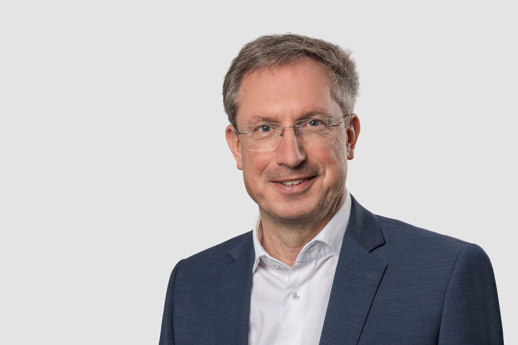 Auf dem Bild ist Stephan Thomae zu sehen. Er ist Fachanwalt für IT-Recht und zudem Datenschutzbeauftragter (IHK).