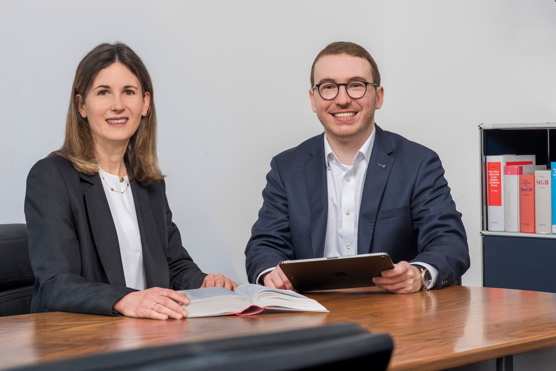 Fachanwalt für Verwaltungsrecht Tobias Thielemann und Rechtsanwältin Dorothea Baiker in der Kanzlei Menz und Partner